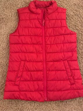 GAP Quilted Puffer Vest in hot pink
